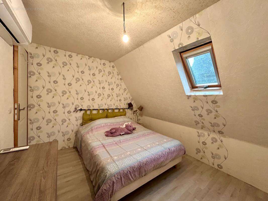 Maison de 6 pièces de 188 m² à Courcelles-la-Forêt - photo 10