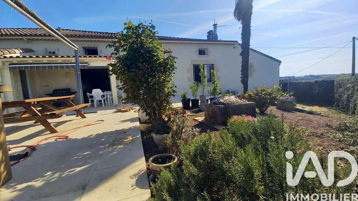 Photo 2 - Maison à SAINT-GEORGES-DES-AGOUTS