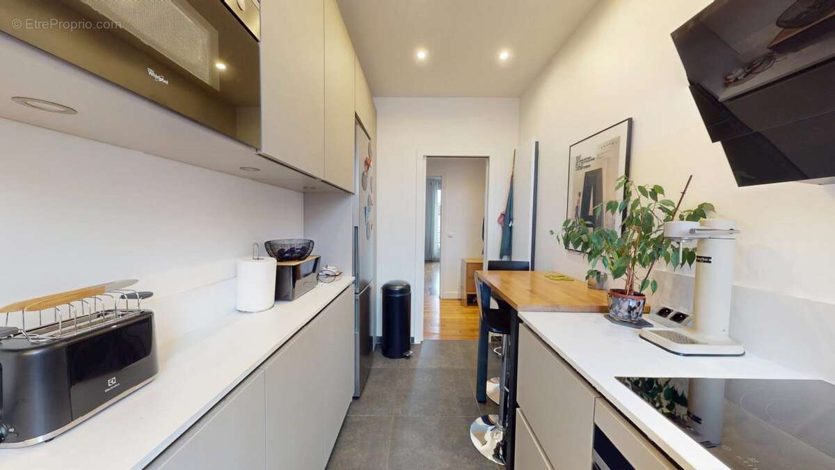 Appartement à COURBEVOIE