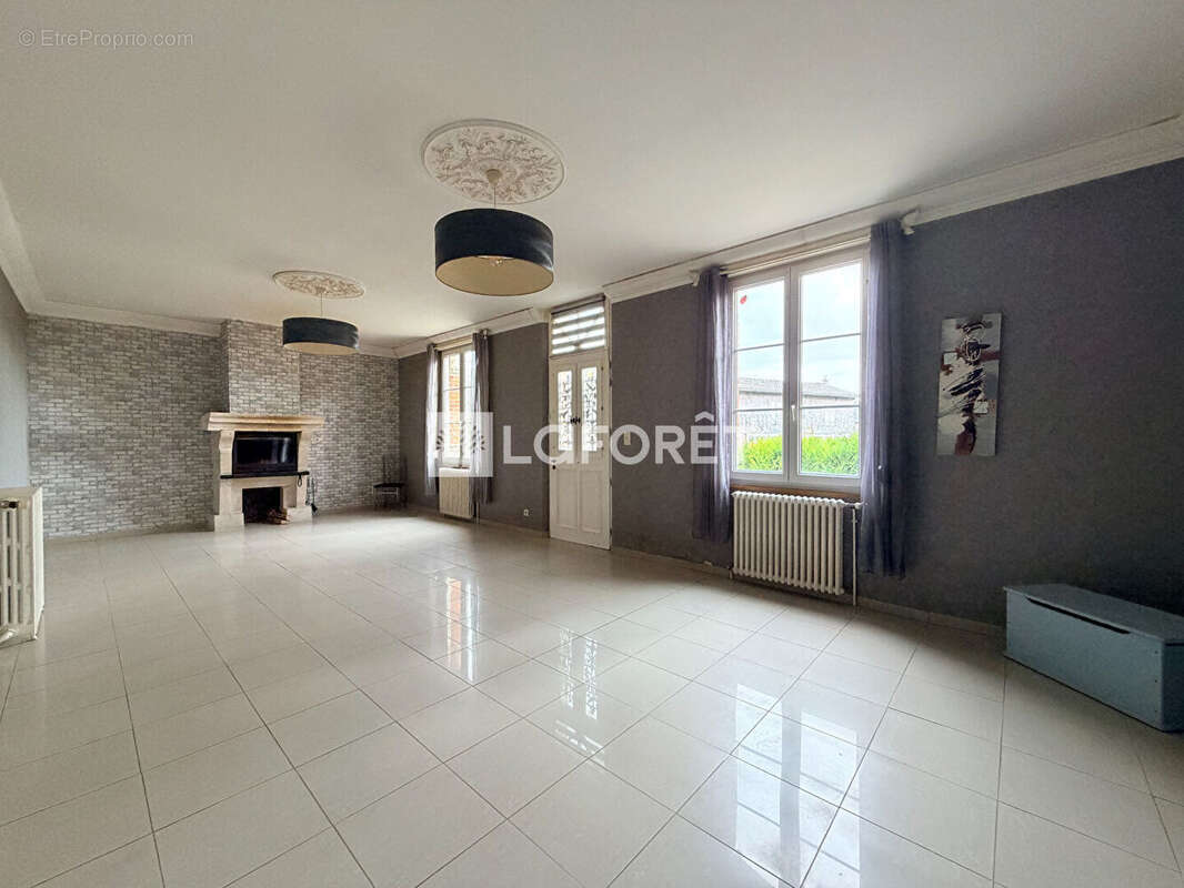 Maison à SAINT-JEAN-SUR-TOURBE