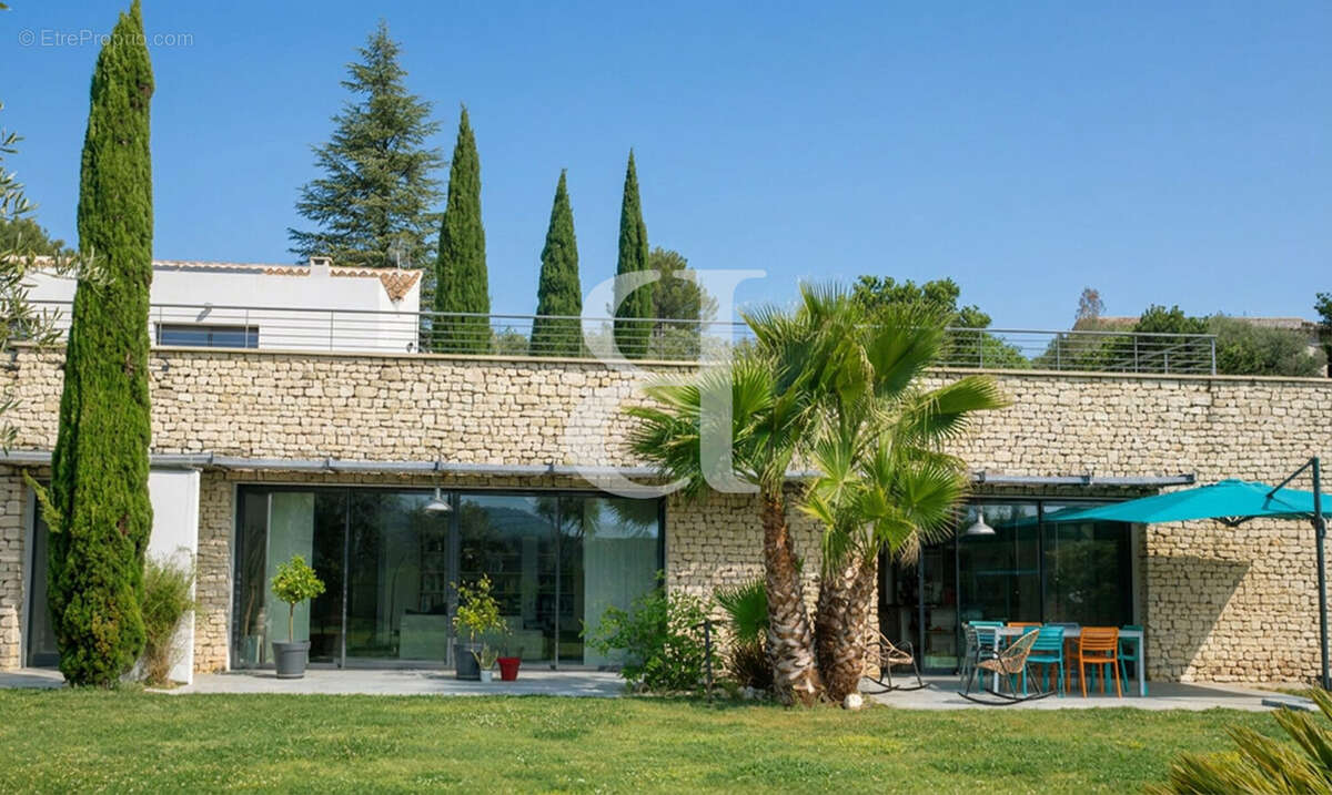 Maison 218 m² à Pernes-Les-Fontaines  - photo 8