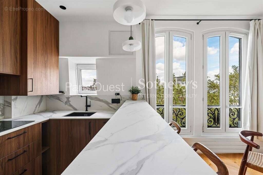 Appartement à PARIS-17E