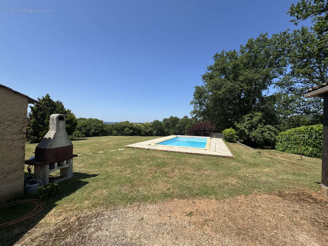 Maison à CENAC-ET-SAINT-JULIEN