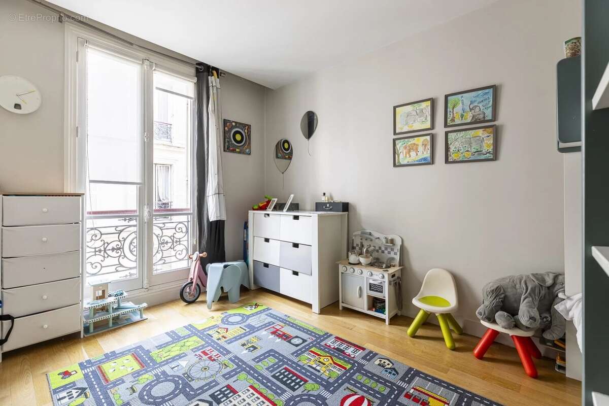 Appartement à PARIS-17E