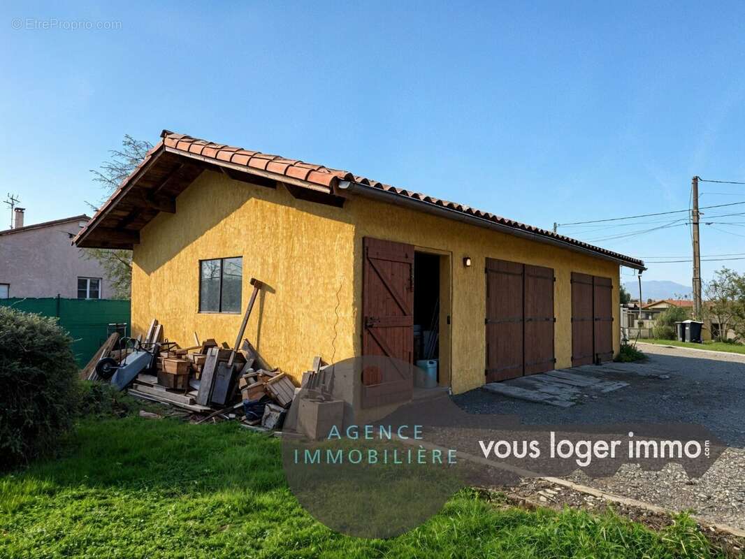 Maison à SAINT-CLAR-DE-RIVIERE