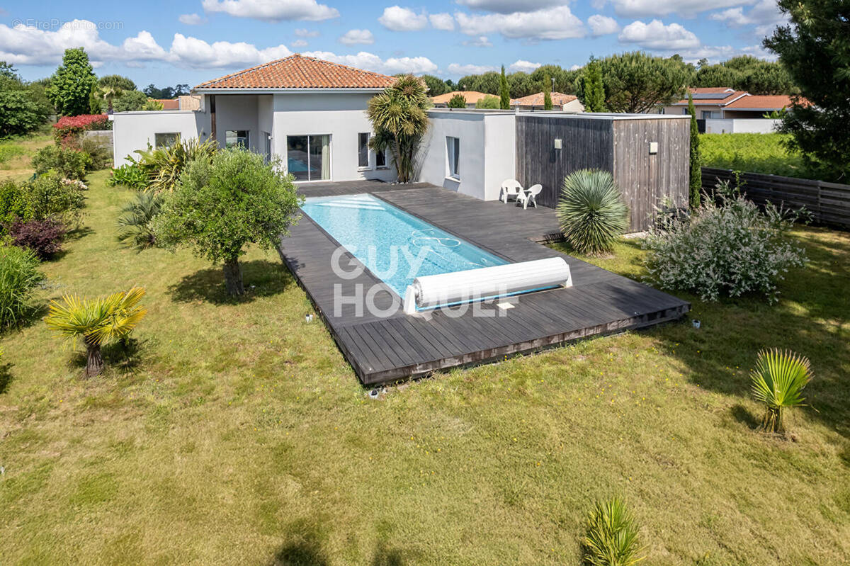 Maison à PARENTIS-EN-BORN