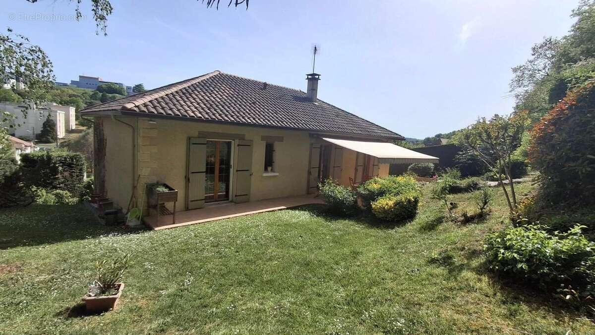 Maison à CHAMPCEVINEL