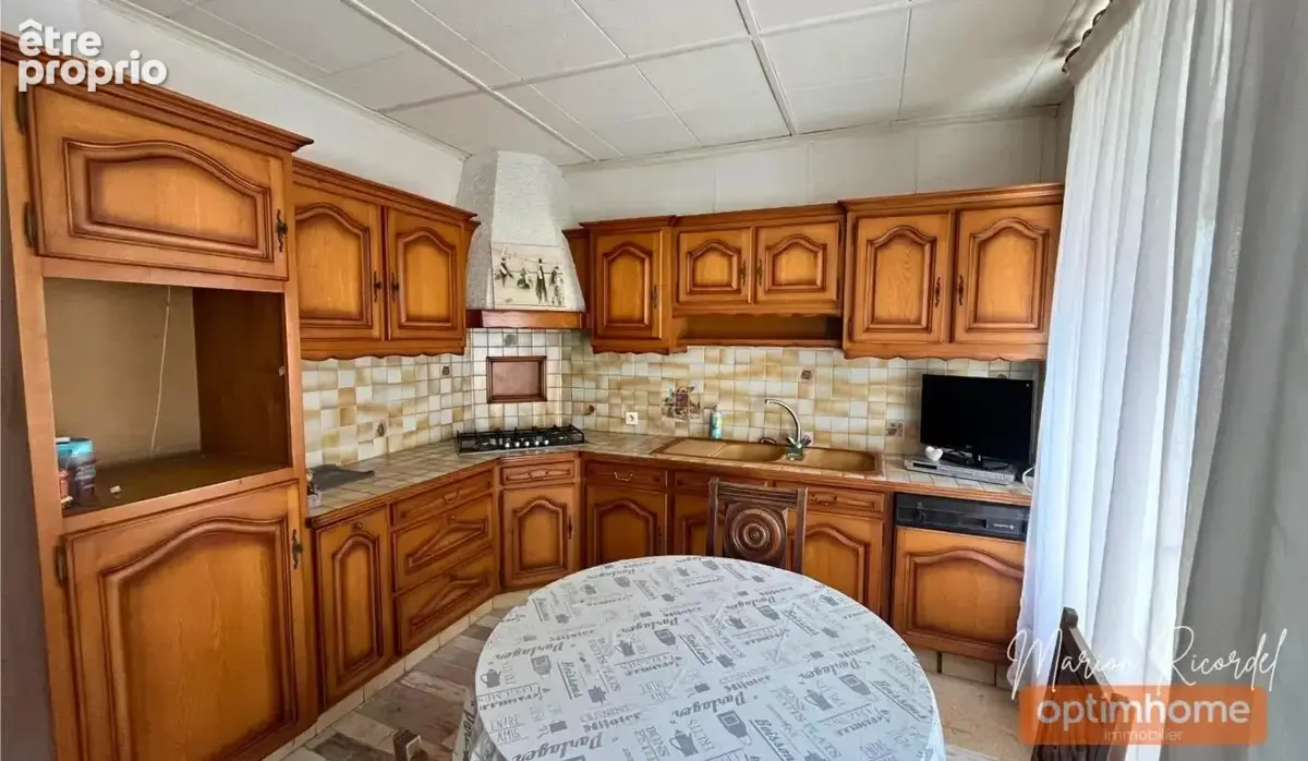 Scaër (29390) – Maison ancienne de 224 m² avec garage indépendant et terrain de 483 m² - photo 4