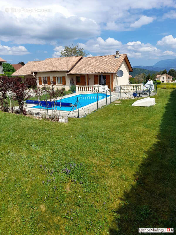 Maison à MERLAS