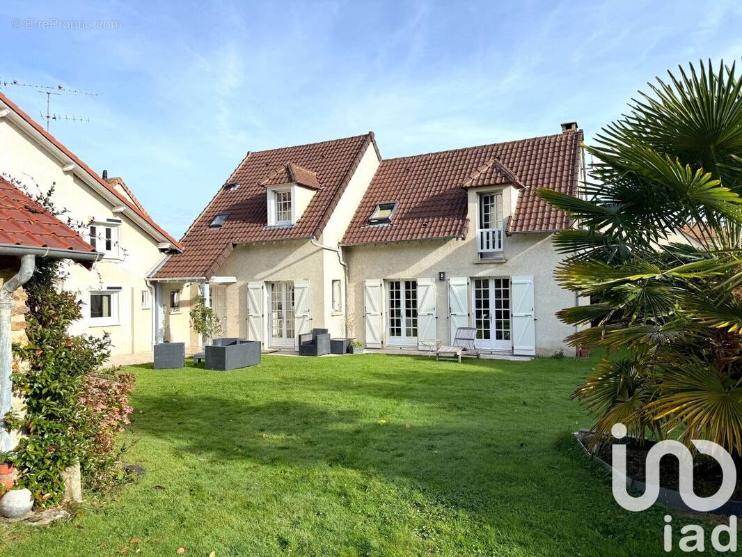 Photo 1 - Maison à MONTFORT-L'AMAURY