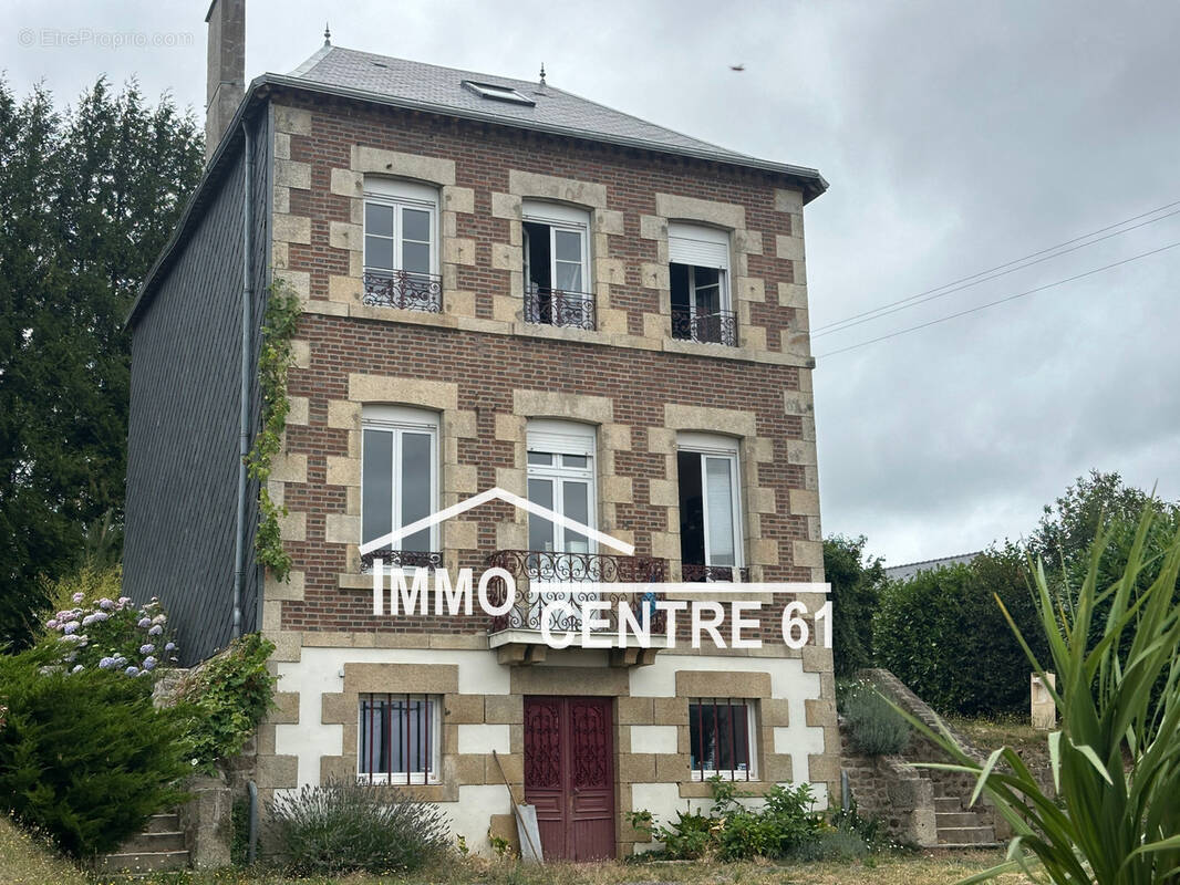 Maison à PRE-EN-PAIL