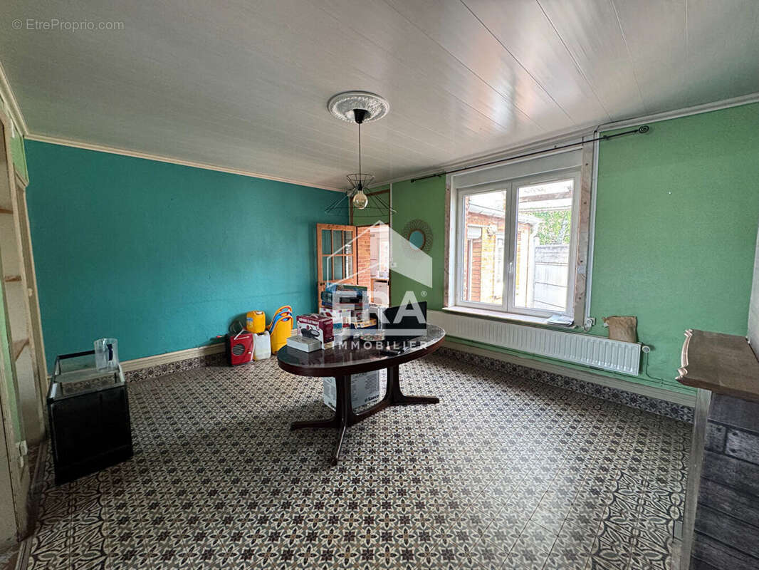 Maison à ESTEVELLES