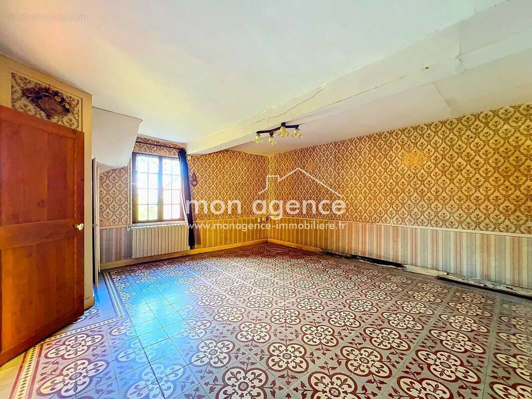 Maison à NEUVILLE-FERRIERES