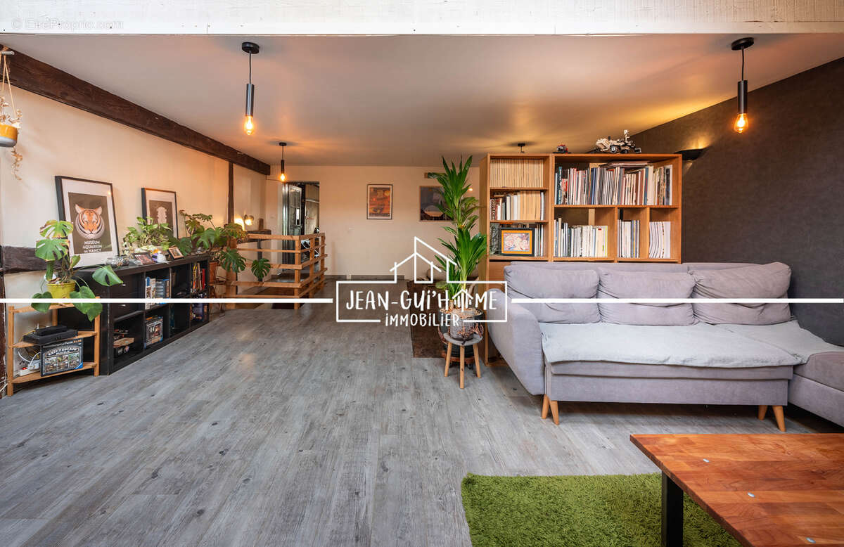 Maison à LA NEUVEVILLE-DEVANT-LEPANGES