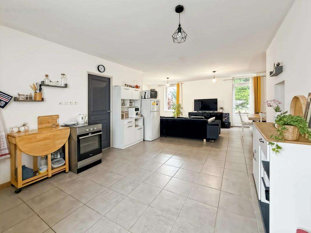 Maison à SAINT-CLAIR-DE-LA-TOUR