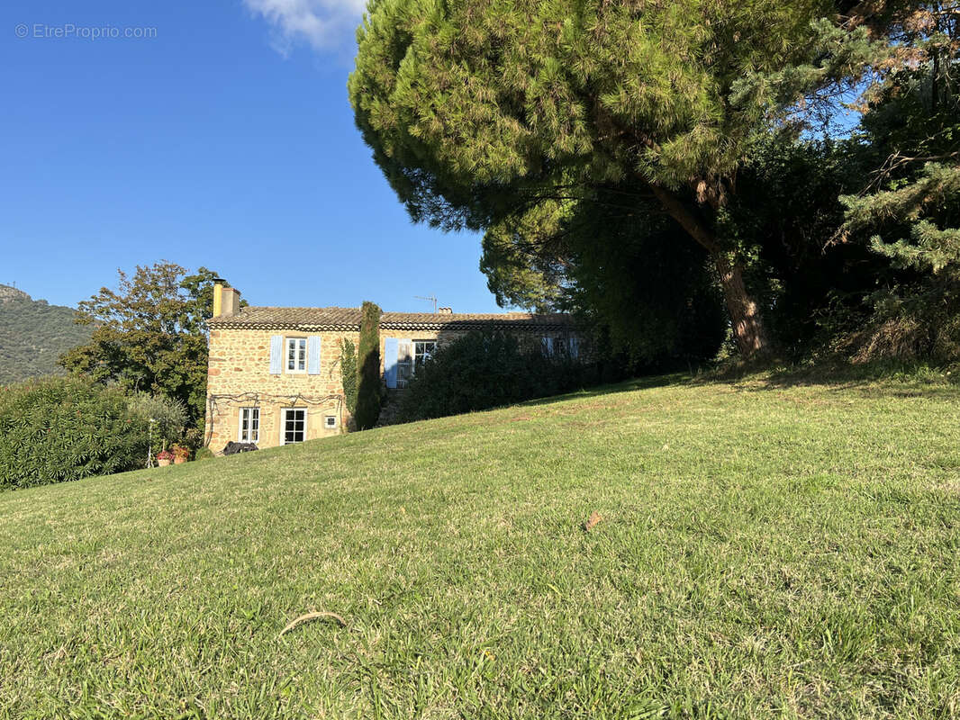 Maison à SAINT-GEORGES-LES-BAINS