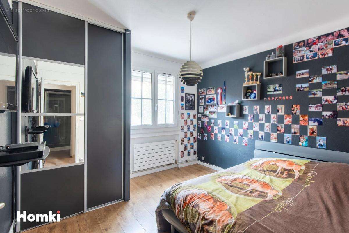 Maison à SAINT-VICTORET