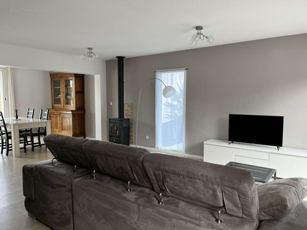 Maison à GREZIEU-LA-VARENNE