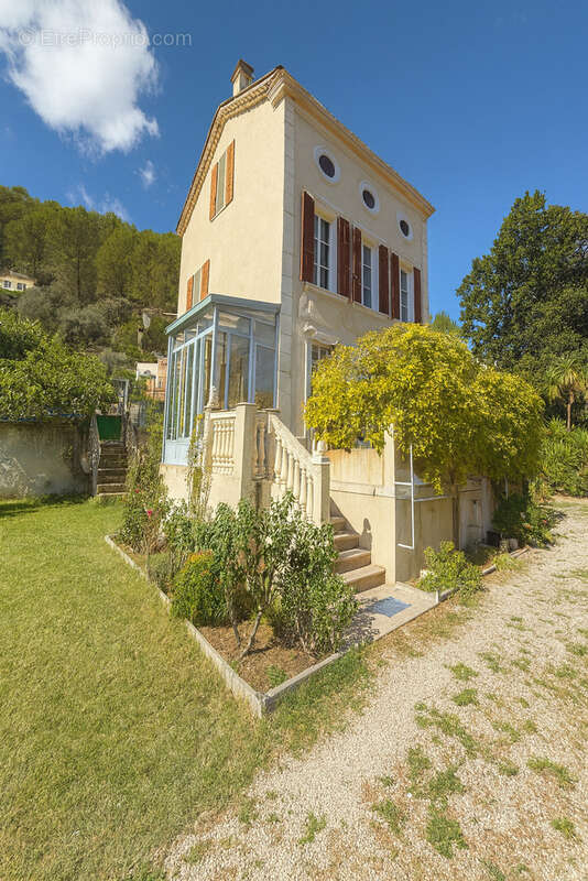 Maison à SOLLIES-TOUCAS