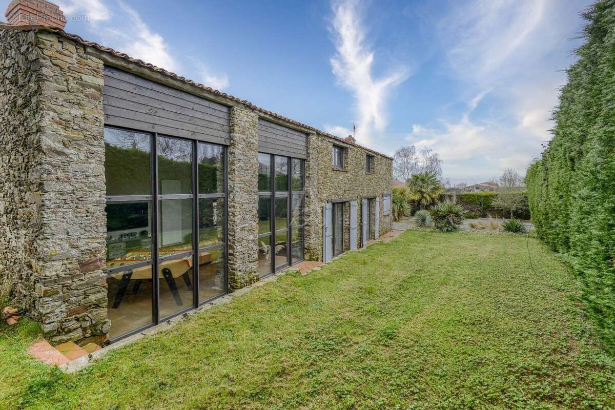 Maison à LE LANDREAU