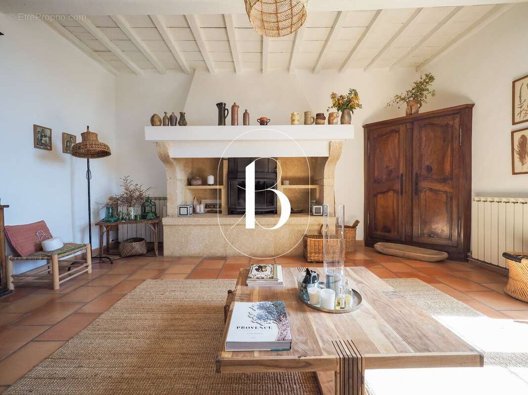 Maison à LAUDUN-L'ARDOISE