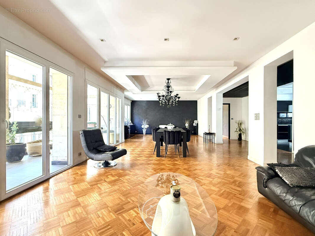 Appartement à MARSEILLE-8E