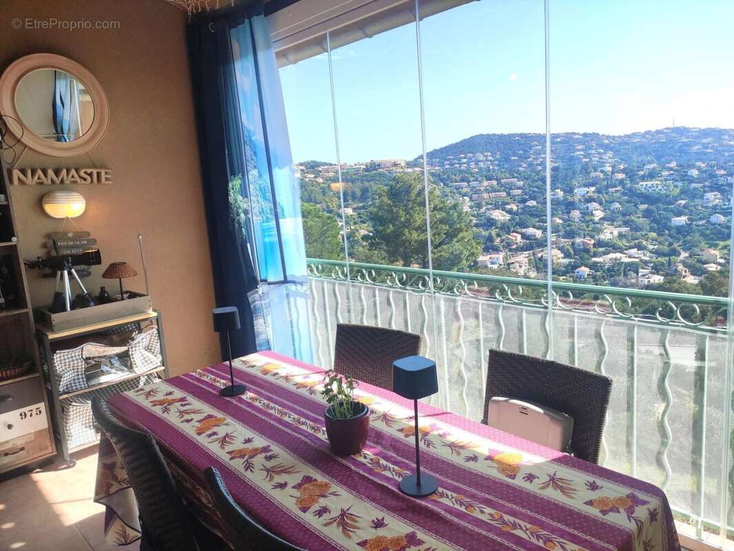 Appartement à ROQUEBRUNE-SUR-ARGENS