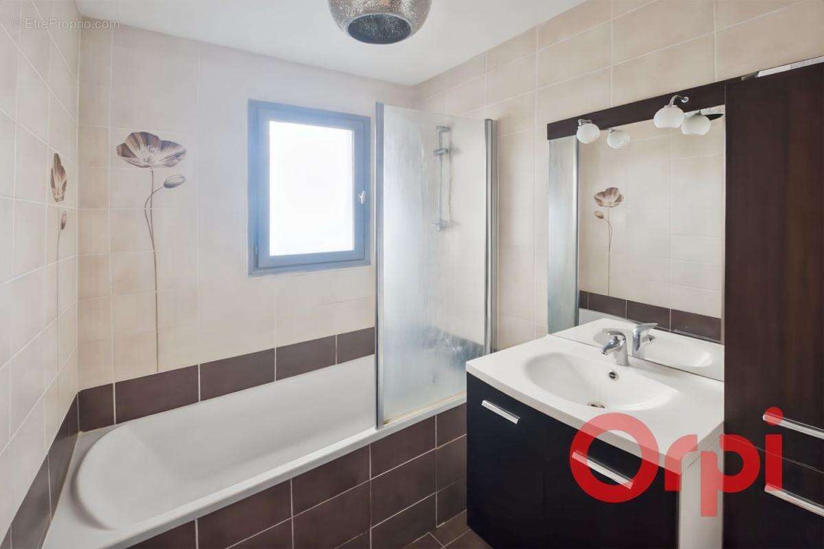 Maison à LA GUERCHE-SUR-L'AUBOIS