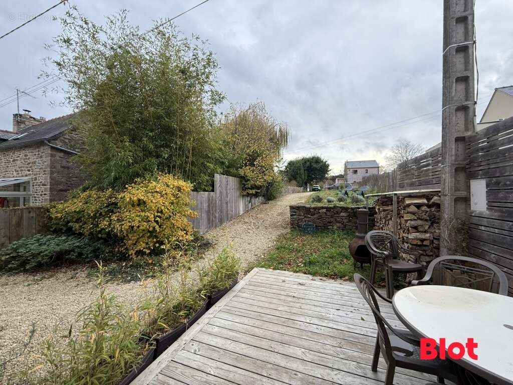 Maison à PLOUER-SUR-RANCE