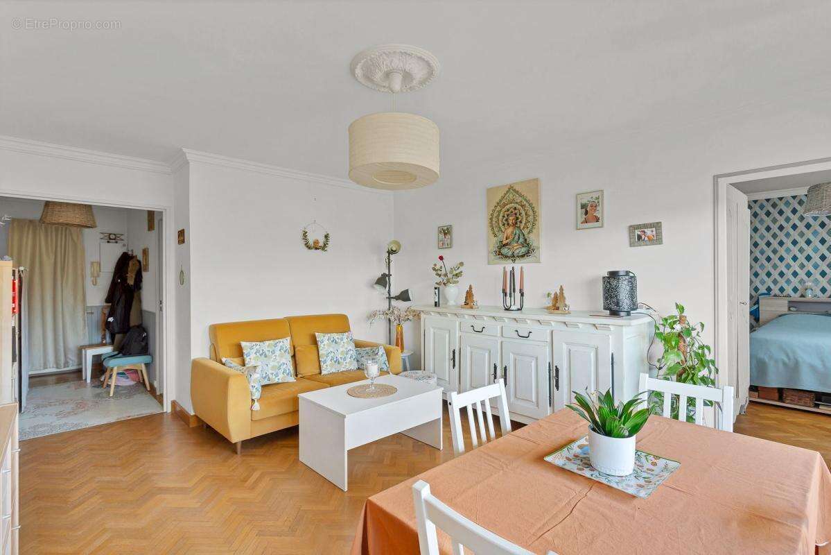 Appartement 4 pièces - 84.89 m² - BALCON - PARKING SOUS-SOL - photo 3