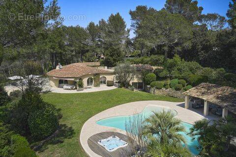 Maison à MOUANS-SARTOUX