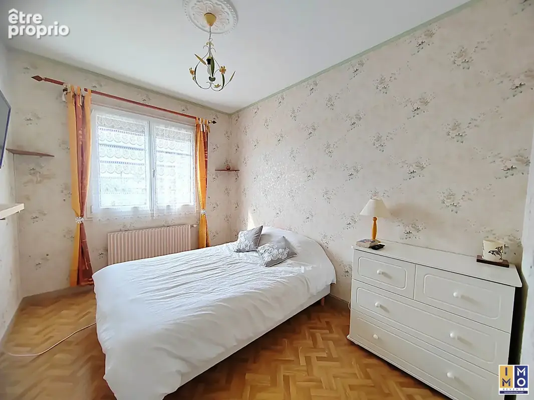 Maison 5 pièces 130 m² à vendre à Saint-Doulchard (18230) - photo 8