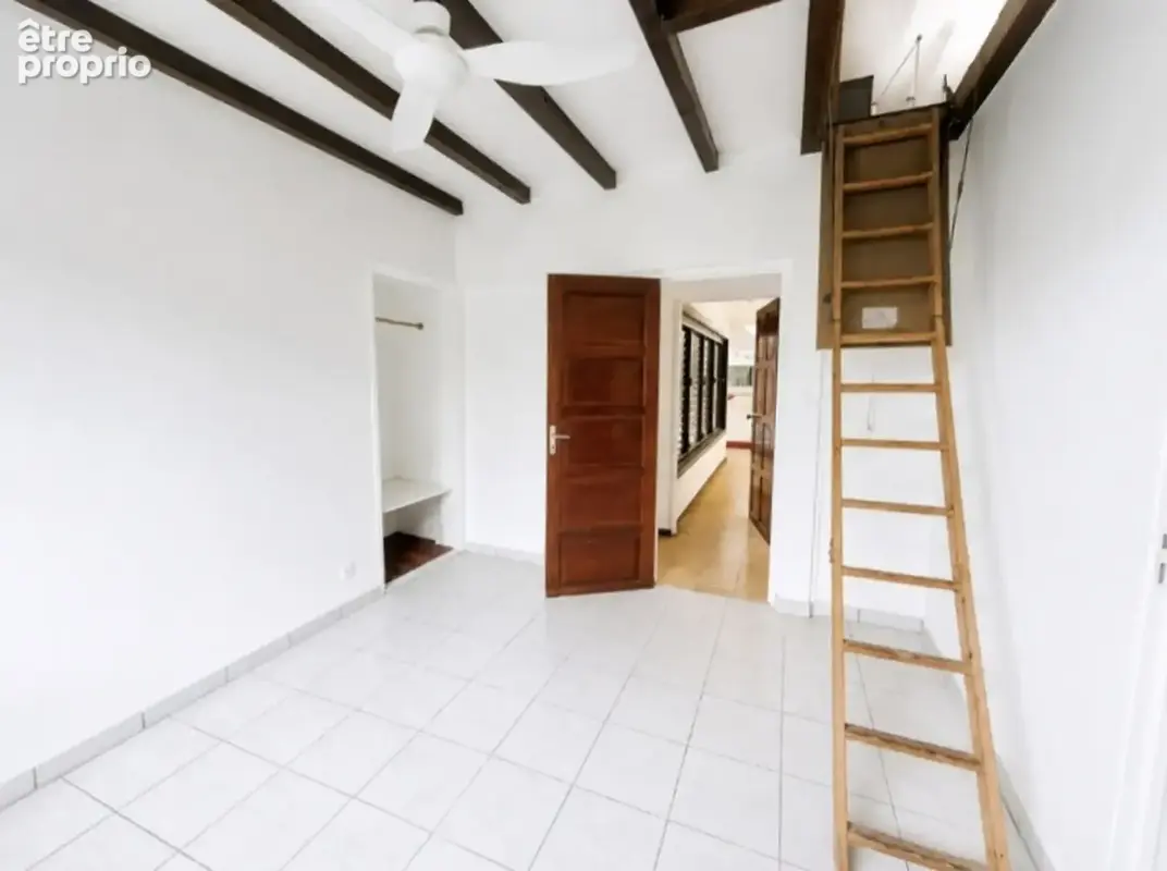 A vendre - Fort de France – Quartier Didier - Maison d'architecte – 7 Pièces – 4 Chambres + Petit T2 Indépendant - photo 28