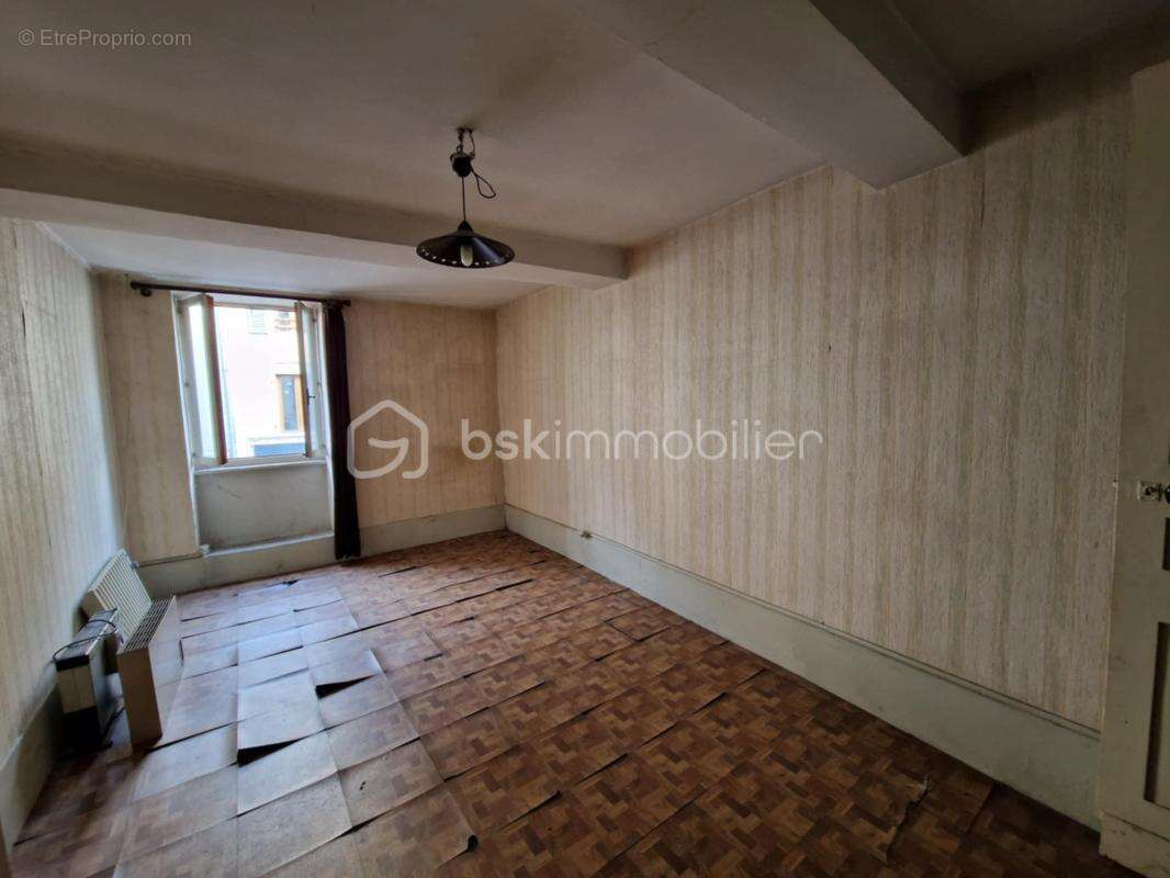 Appartement à LA TOUR-DU-PIN