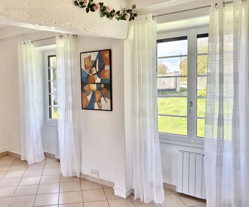 Maison à LA FAYE