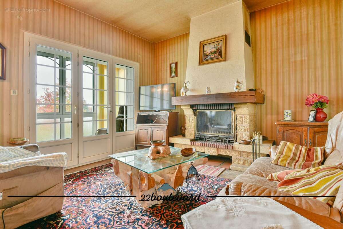 Maison à SAINT-YRIEIX-LA-PERCHE