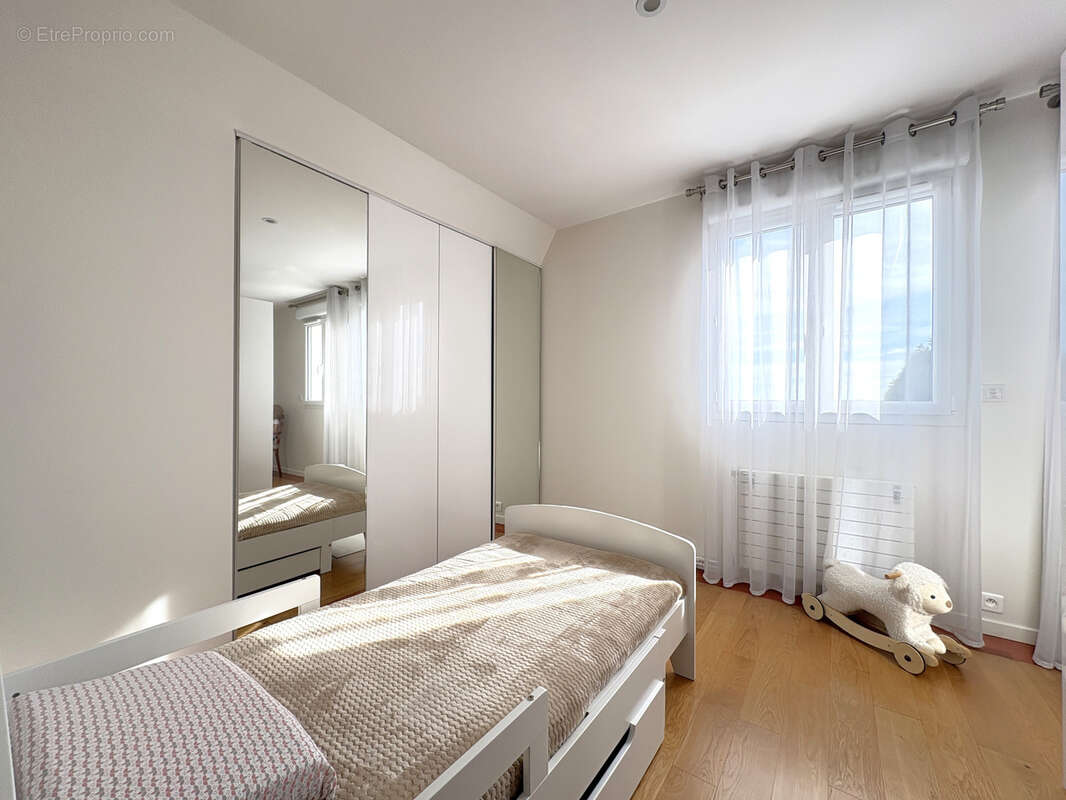 Maison à CHENNEVIERES-SUR-MARNE