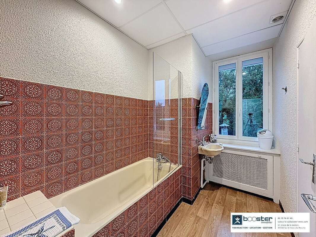 Commerce à COMPREIGNAC