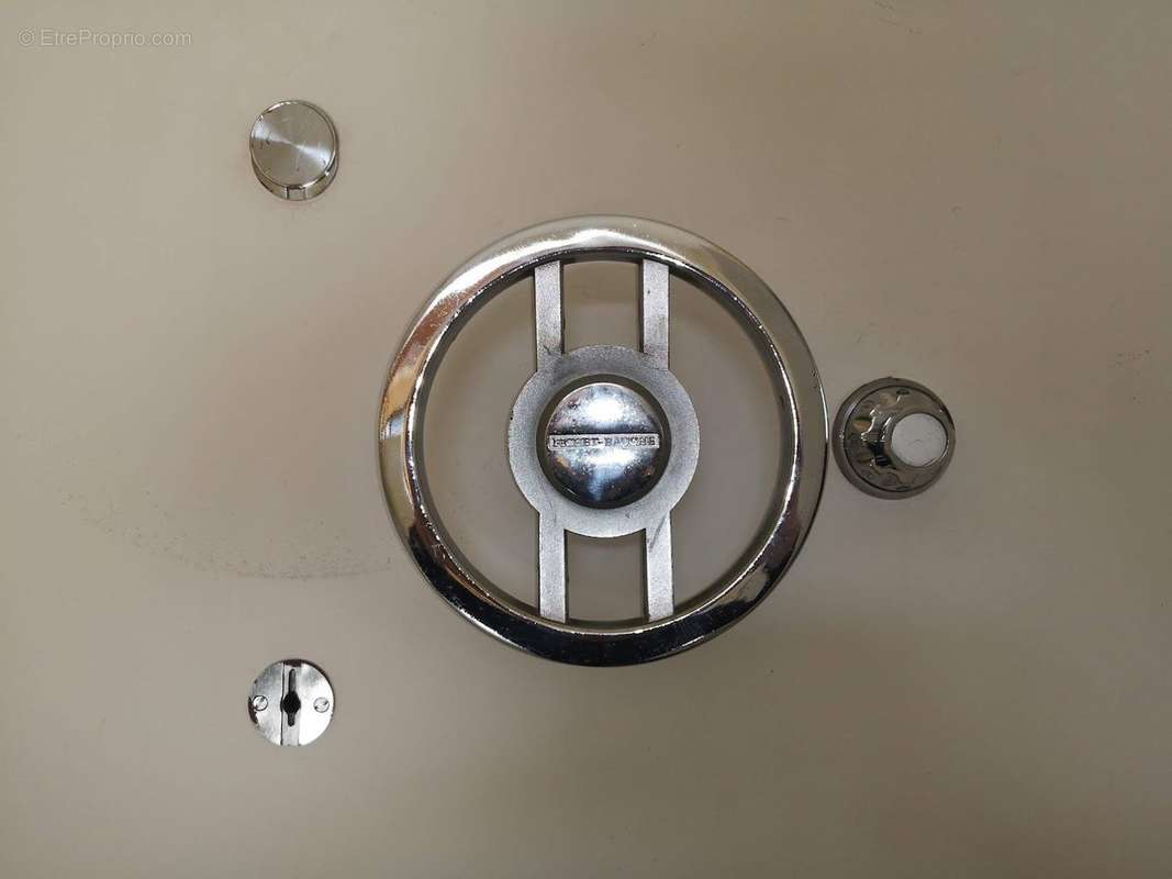 Commerce à PARIS-16E