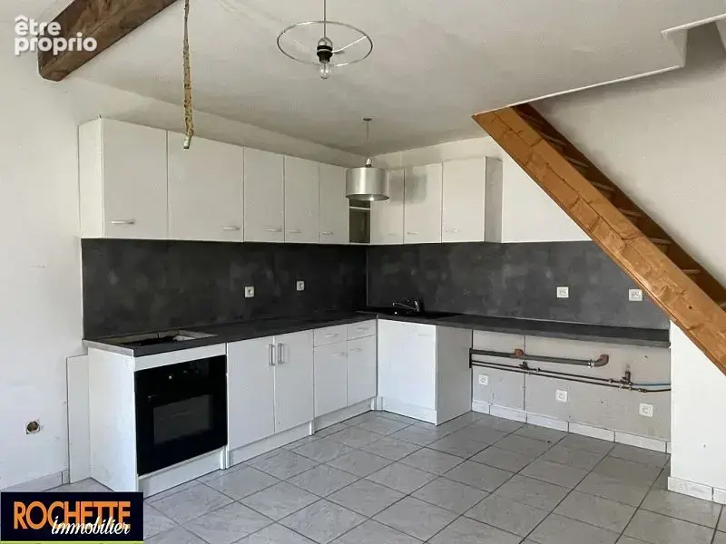 Appartement 200 m² à Neronde  - photo 3