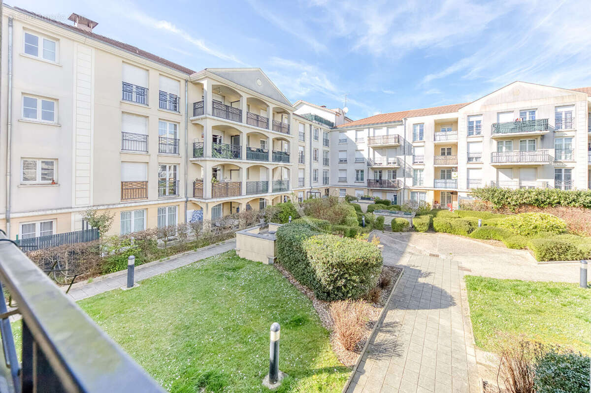 Appartement à BUSSY-SAINT-GEORGES