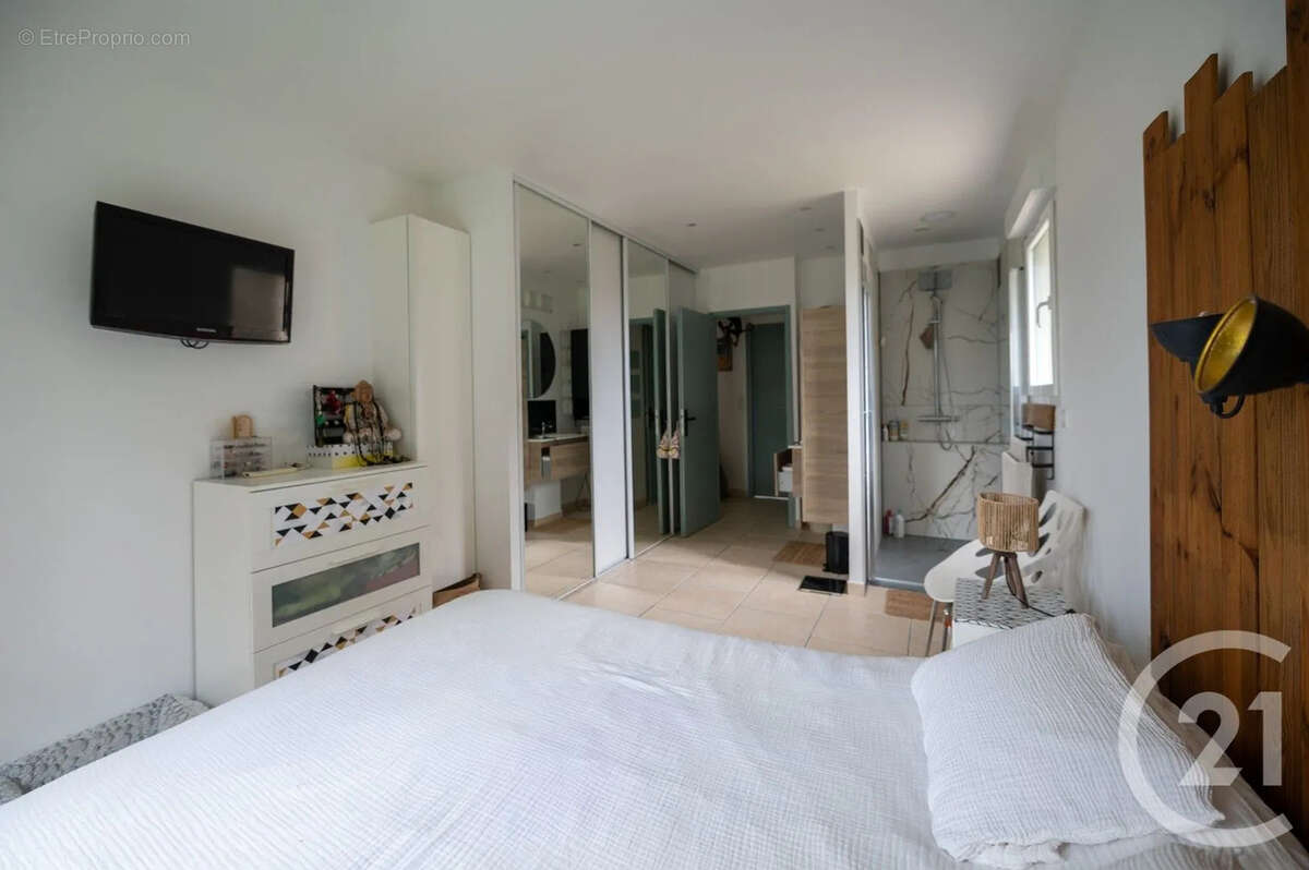 Maison à BORMES-LES-MIMOSAS