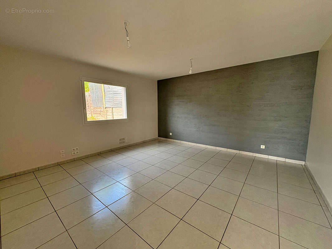 Commerce à BRIENNON