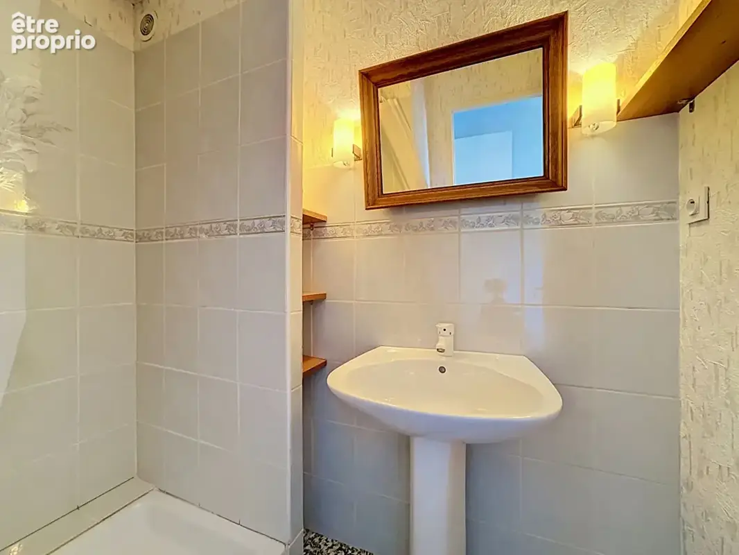 Maison familiale Type 7 de 151.25 m² avec grand rez-de-chaussée, terrain plat de 1 228 m² et vue montagnes ! - photo 14