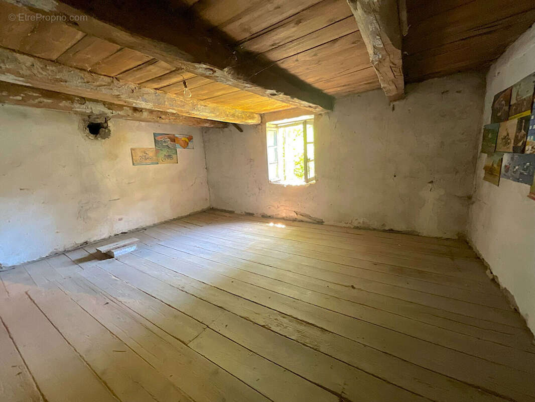 Maison à UZEMAIN