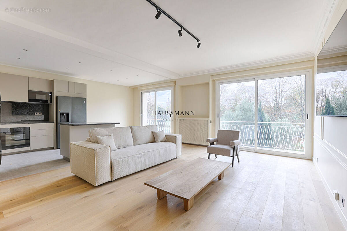 Appartement à NEUILLY-SUR-SEINE