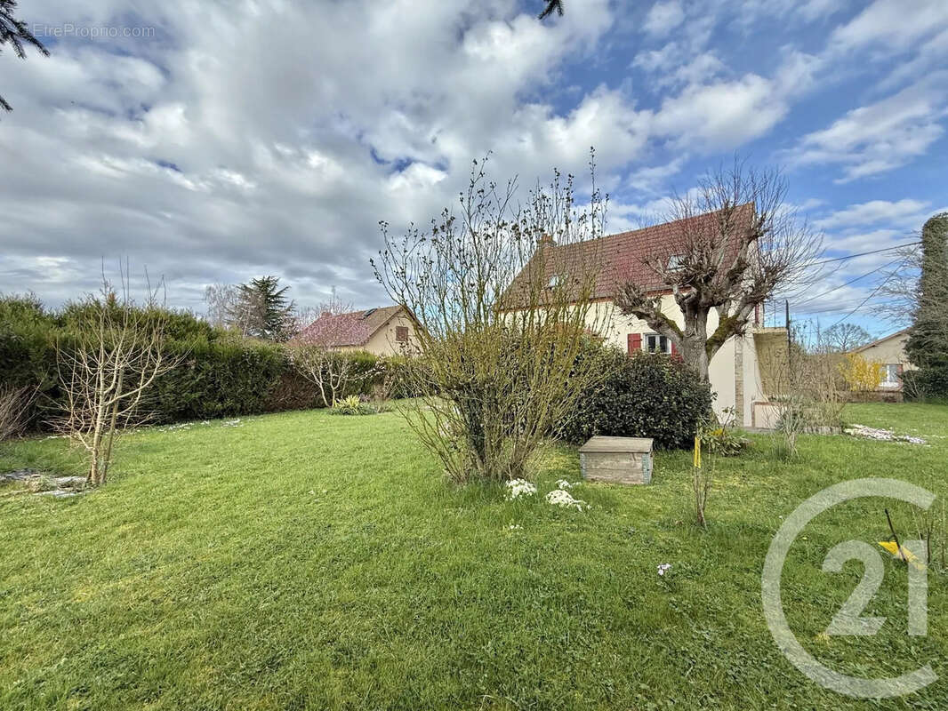 Maison à JALIGNY-SUR-BESBRE