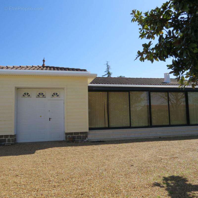 Maison à FONTENAY-LE-COMTE