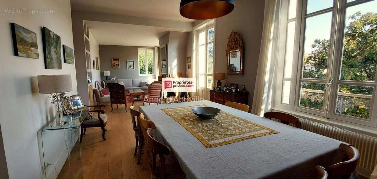 Maison à TASSIN-LA-DEMI-LUNE