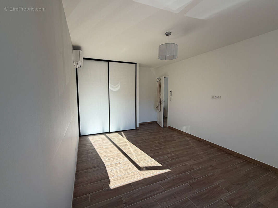 Maison à SAINT-ZACHARIE